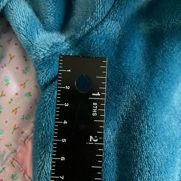 OSCAR DE LA RENTA PLUSH ROBE - Picture 9 of 11